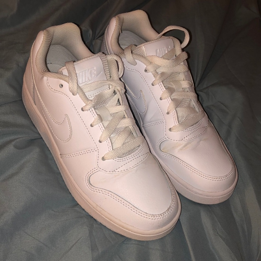 women’s 6.5 nike ebernon low